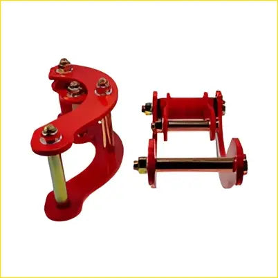 Red metal carabiner with gold pivot points and red barrel connector for 2 inch rear leaf double g shackle leveling kit