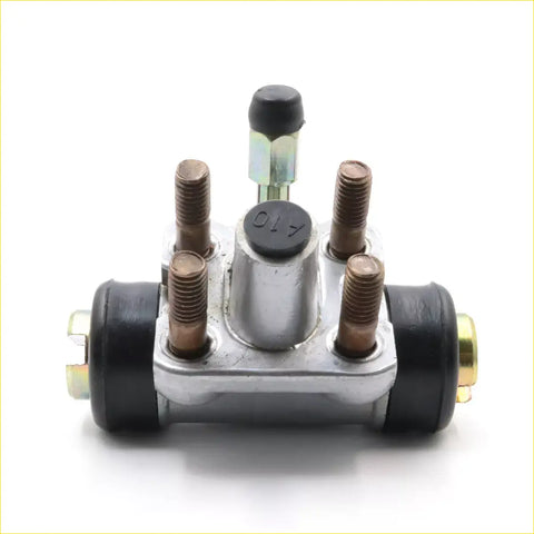Silver metal 5/8 inch rear brake cylinder with black rubber boots and brass fittings for nissan pathfinder sd23 d23 720