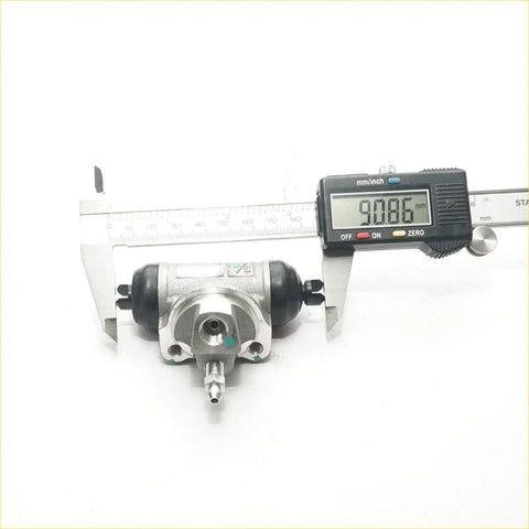 Silver metal 5/8 rear wheel brake master cylinder with black rubber boots and threaded fittings for nissan presea r10 r11
