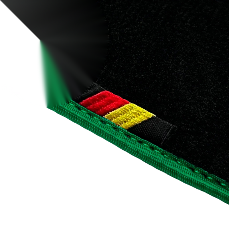 BMW 7 Series i7 G70 (2022-2026) Green Trim AutoWin Black Floor Mats