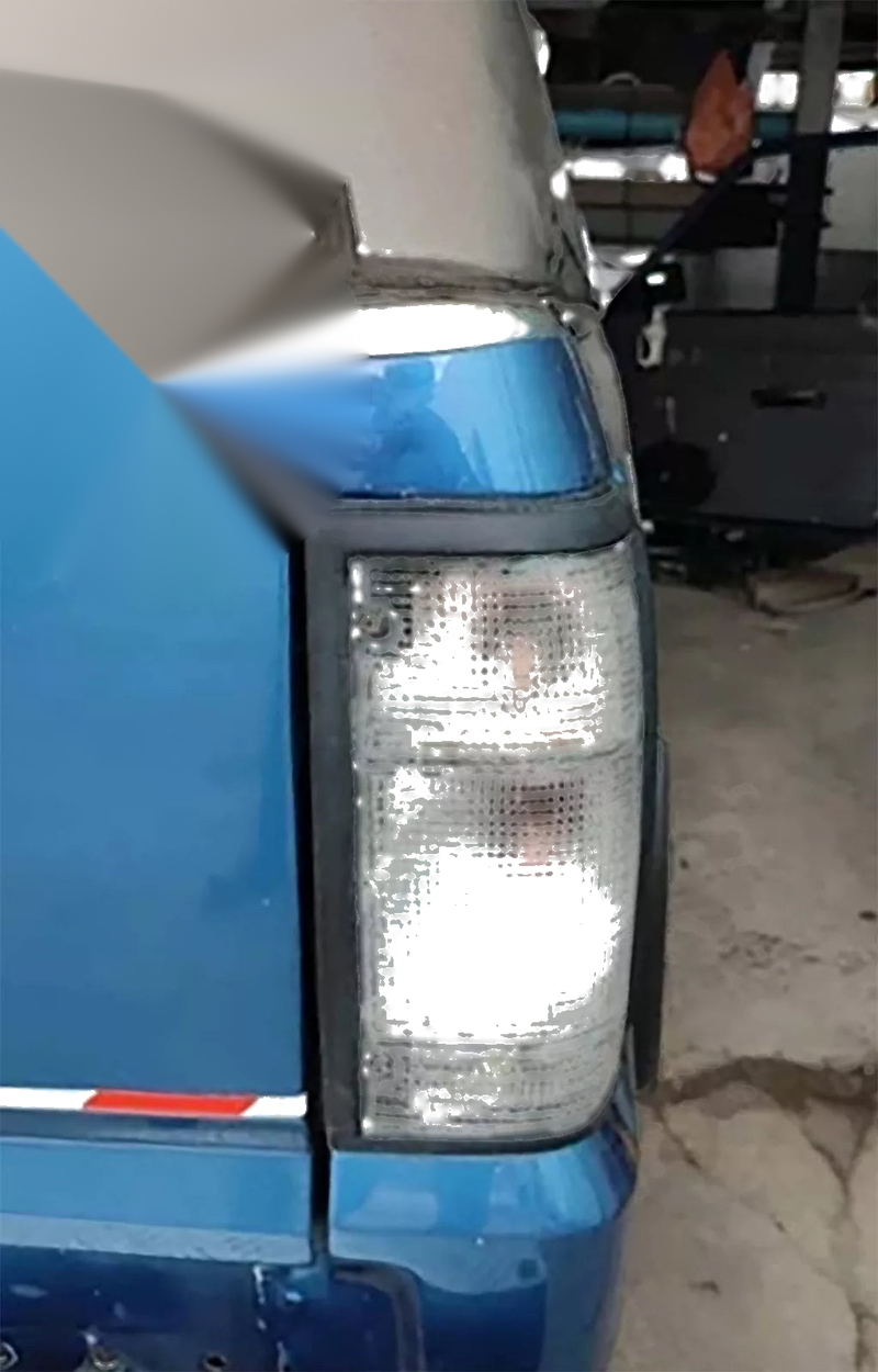 Mazda B2000 B2200 B2600 2 x Rear Tail Light Lamps Clear (1985-1996)