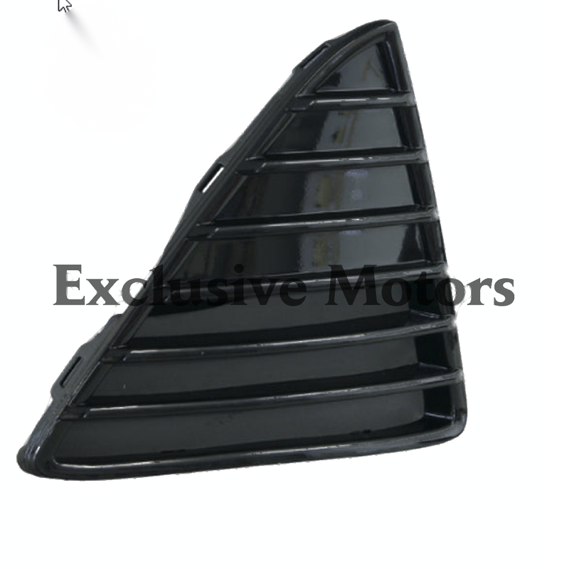 Ford Focus Grille Right-Hand Bumper (2011-2015)