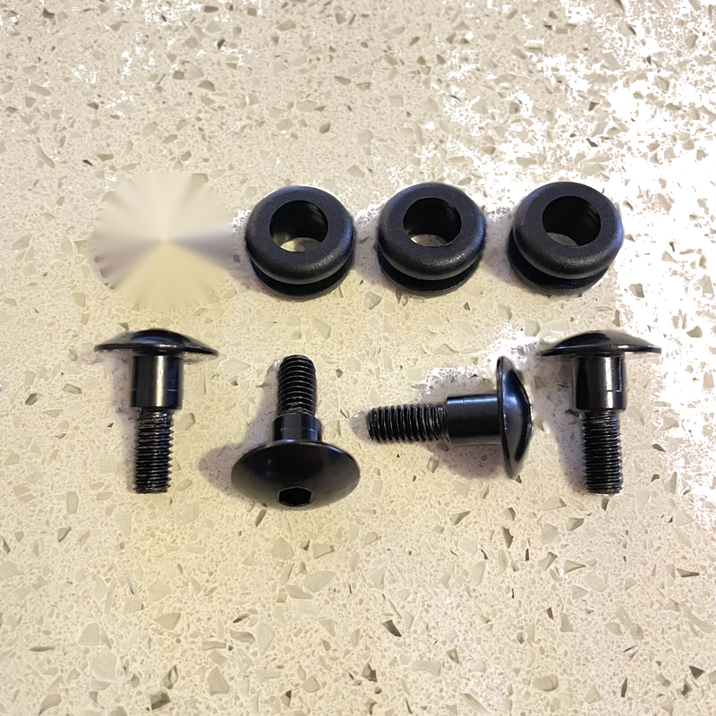 Yamaha R1 / R6 4x Rubber Fairing Eyelets & m6 Black Aluminium Shoulder Bolts