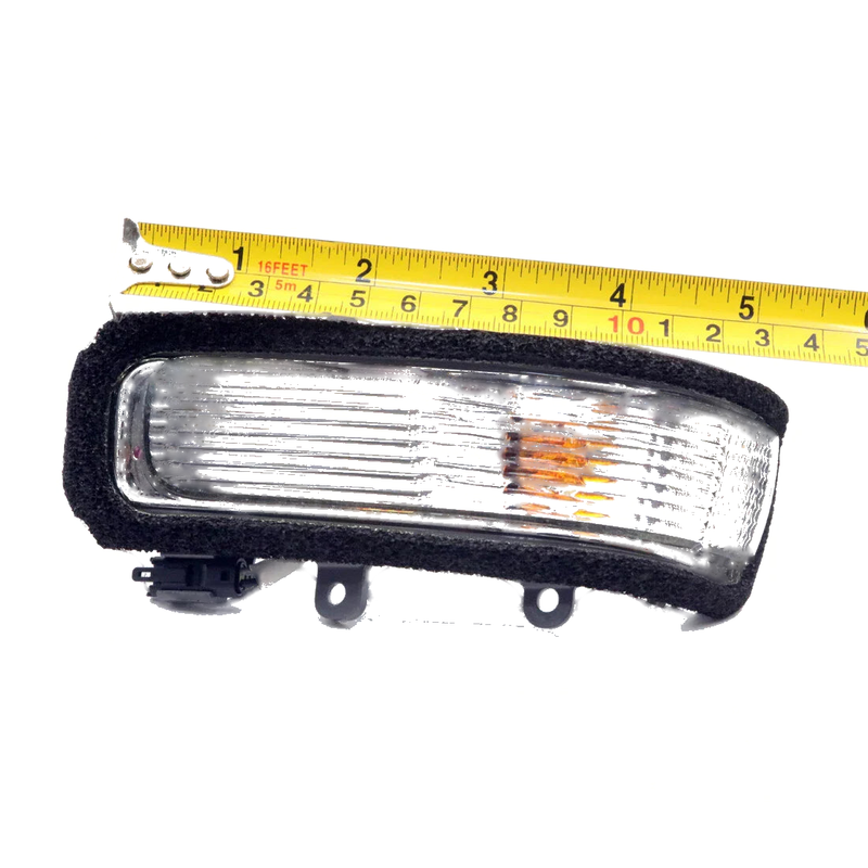 Toyota Innova 2011-2015 Right Turn Signal Light