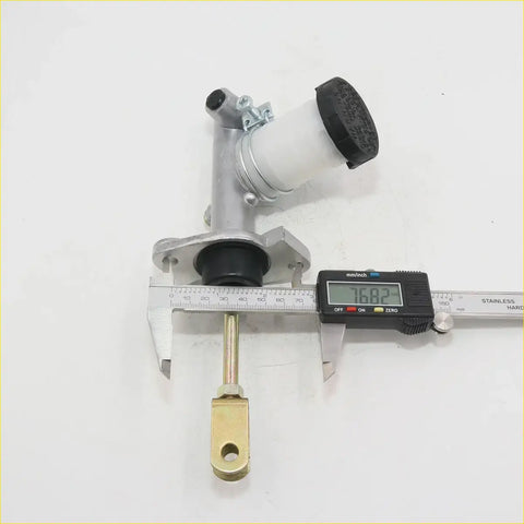 Silver metallic clutch master cylinder with black rubber cap and brass pushrod for datsun nissan pathfinder 1980 1986