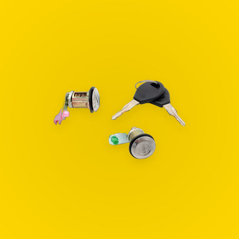 Door Lock with Keys for Nissan UD Diesel Capstar 1993