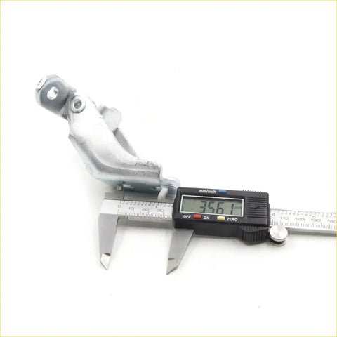 Front right door hinges set for Nissan Navara d22 np300 terrano with silver metallic car suspension control arm and hardware