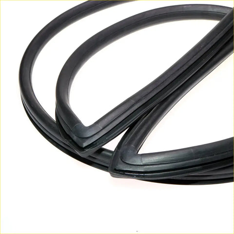 Black rubber front windshield weatherstrip seal for nissan datsun sunny b110 1200 sedan 1970-1973
