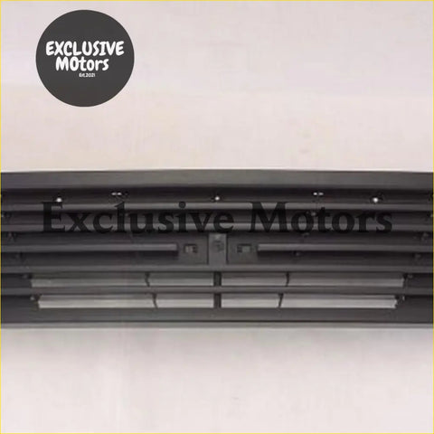 Black plastic front grille for Nissan Caravan Urvan Homy E25 2007-2012 with horizontal slats and central mounting hardware