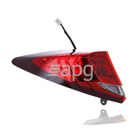 APG All Crash Tail Lamp Passenger Side Certified Suits