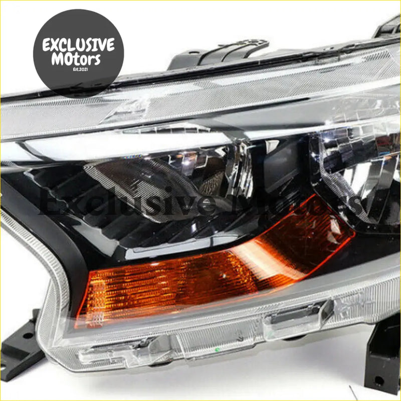 Left-hand headlight for ford ranger xl 2015-2022 with modern black and clear lens plus amber turn signal