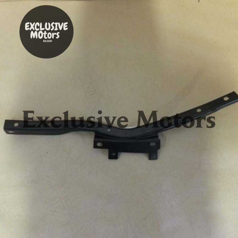 Mitsubishi Outlander Left-Hand Bumper Filler (2006)
