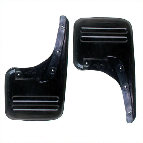 Black plastic rear mudflap with matte finish and three horizontal ridges for toyota hilux sr sr5 2005-2009