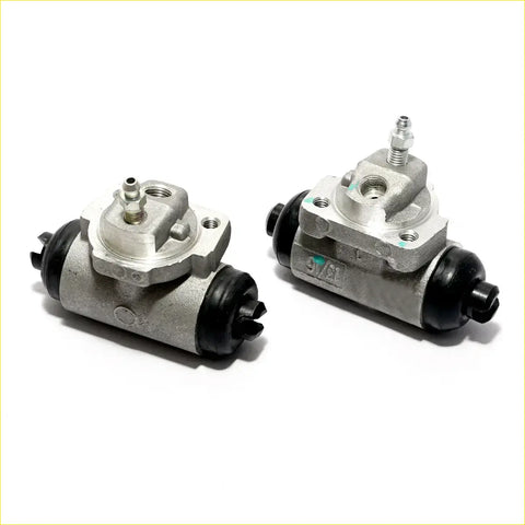 Rear wheel brake cylinder for nissan vanette largo serena 78-99 silver metal with black rubber caps and threaded fittings