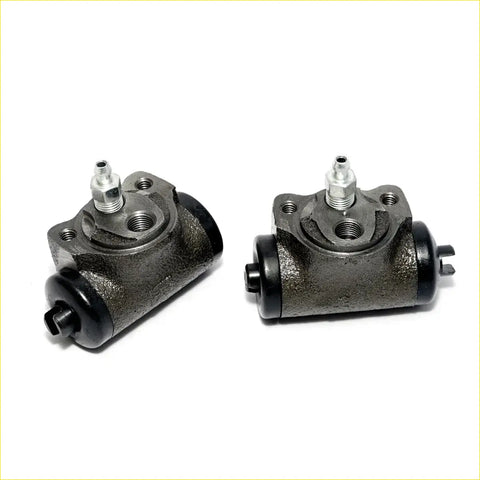 Pair of dark gray cast iron rr wheel brake cylinders with black rubber seals and silver fittings for mitsubishi chariot space wagon