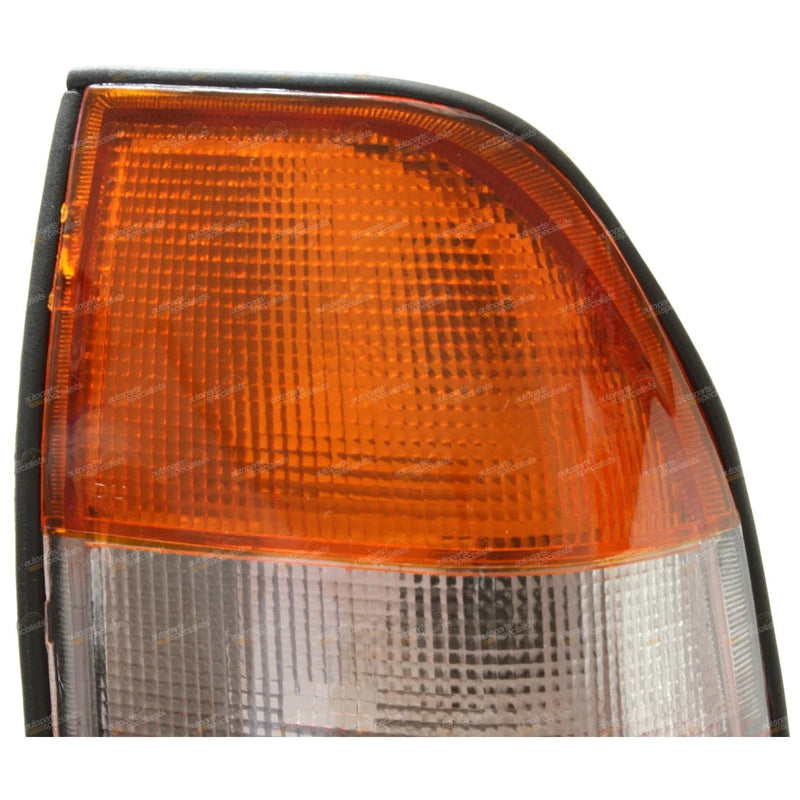 Mitsubishi Triton RH TailLight (1996-2001)
