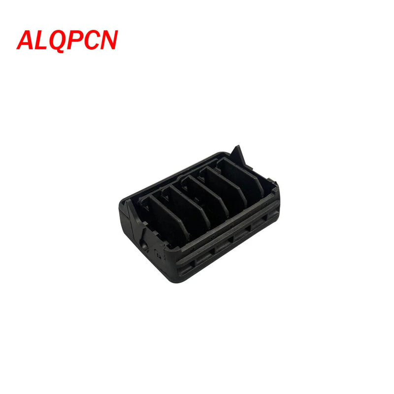 Toyota Hilux LN145 Black Front Center Air Vent (1997-2004)