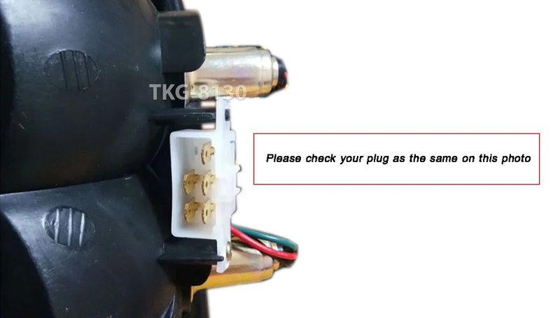 Toyota Hilux MK4 Right Side Rear Tail Light (1998-2002)