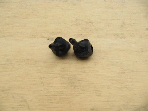 TOYOTA HILUX PICKUP (1989-2004) 2 x WINDHIELD NOZZLE JETS