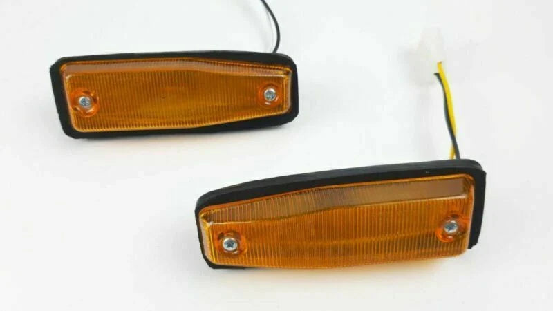 1974-79 Toyota Corolla KE30 KE35 KE36 Side Marker Turn Signal Lamp
