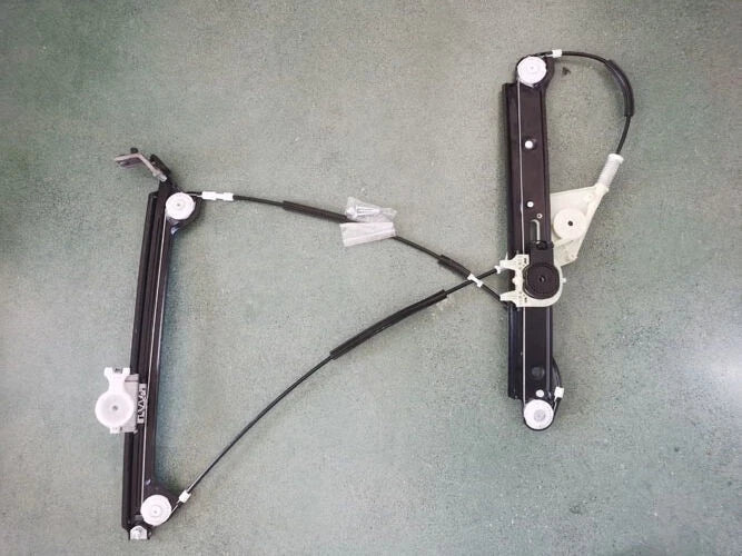 BMW 1 Series Front Left Window Regulator Without Motor (2007–2013)