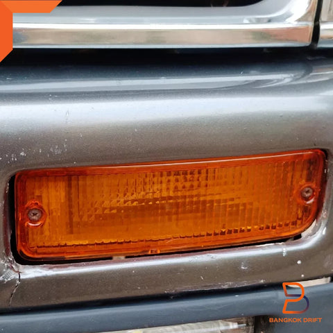 Toyota Hilux Amber Lens Bumper Side Turn Signal Lamp Light (1988-1997)
