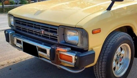 Toyota Hilux RN30 RN40 RH Headlight (1979-1983)