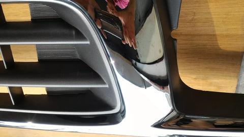 Toyota Hilux 2WD (1998-2001) - Chrome-Painted with Clips Grill