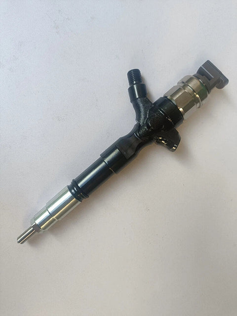 Toyota Hilux KUN26R / KUN26L 1KD-FTV 4 x Diesel Fuel Injector (2009)