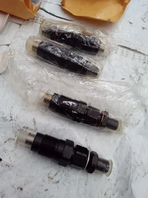 Nissan Patrol GQ Y60 TD42 6 x Diesel Fuel Injectors (1997-2000)
