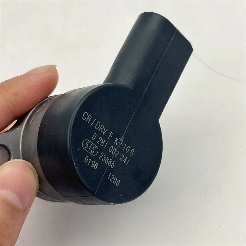 Mercedes-Benz Fuel Injection Pressure Regulator Valve (2003-2005)