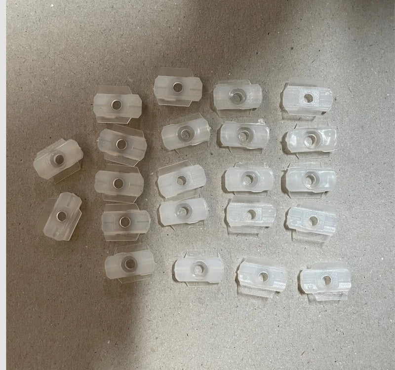Holden HK HT HG HQ Screw Type Moulding Clips 22 x (1968-1974)