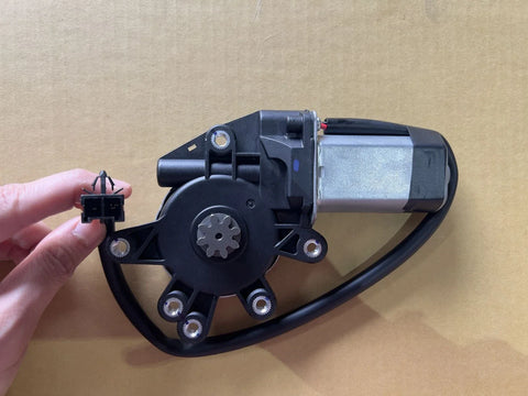 Nissan Patrol GU Front Right Window Lift Motor 2 x Pins (1997–2016)