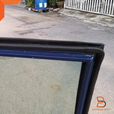 Toyota Hilux Front Door Seal Weatherstrip (1984-1988)