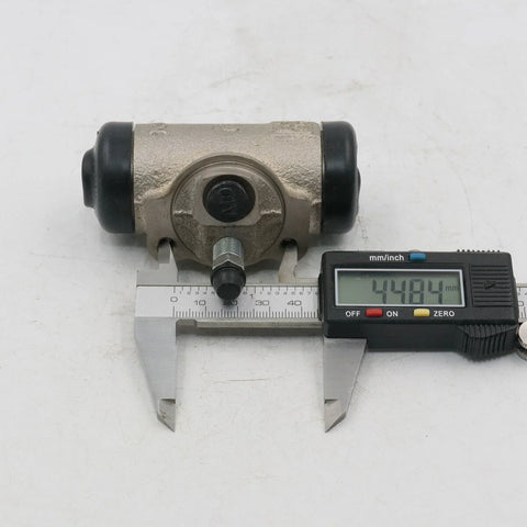 Toyota Hilux KUN26 SR5 2005-2015 Rear Wheel Brake Cylinder