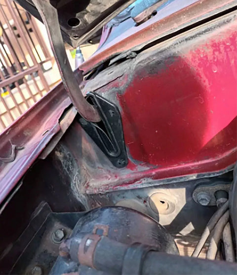 Toyota Hilux MK3 LN85 LN90 2 x Front Hood Hinge Seals (1989-1997)
