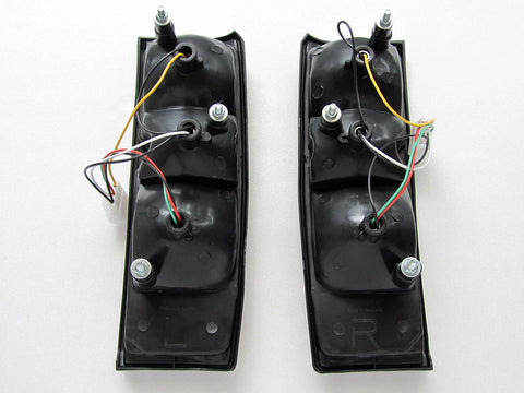 Toyota Hilux RN30 RN40 LN46 (1978-1988) - 2 x New Tail Lights Tail Lights