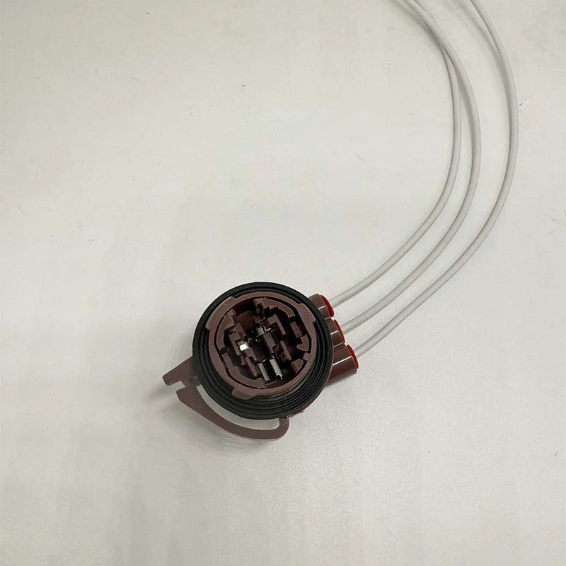 Chevy Silverado, Suburban, Cadillac Front Turn Signal (2007-2014)