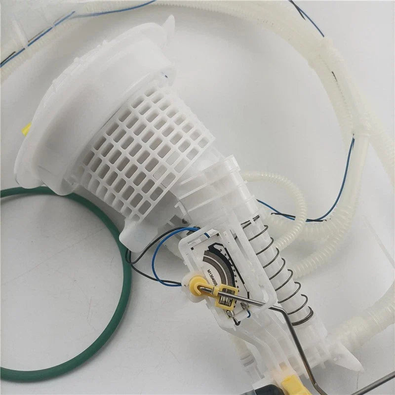 Dodge Charger / Challenger Right Fuel Pump Module Assembly (2005–2018)