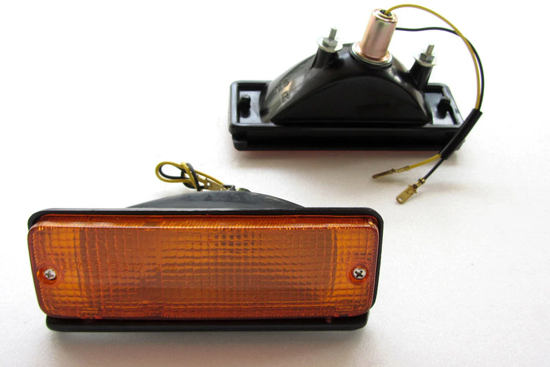 Toyota Corolla KE70 TE71 (1979-1982) - 2 x Turn Signal Front Bumper Lights