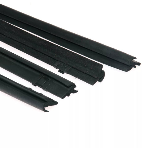 Toyota Hilux LN30 RN31 RN40 1978-1983 Front Door Belt Moulding