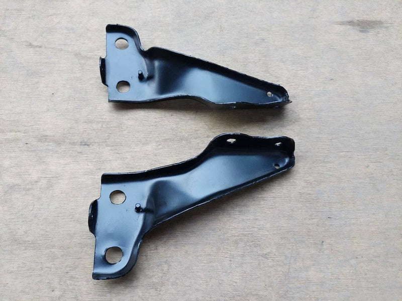 Toyota Hilux LN145 LN150 / 170 Bumper Bracket 2 x (1998)