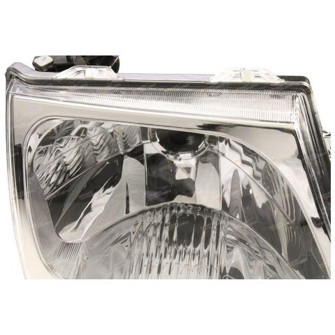 Toyota Hilux SR5 RH Headlight (2001–2005)