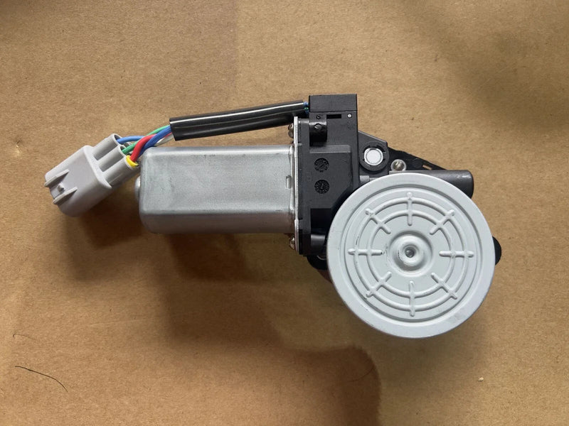 Toyota Landcruiser J100 Series Front Left Window Lift Motor 5 Pins (1998–2007)
