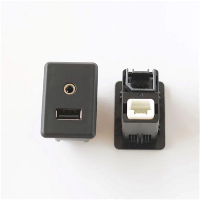Nissan Versa USB & AUX Interface Panel Socket (2007-2019)