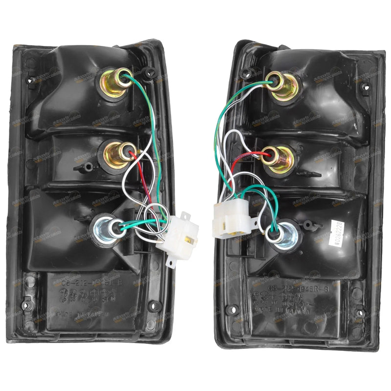 Toyota Hilux Ute LN85 LN86 LN90 RN85 RN90 YN85 2 x Rear Tail Light Lamp Pair