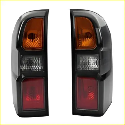 Black plastic tail light assemblies with amber and red lenses for nissan gu patrol y61 wagon upgrade 2004-2016 back side