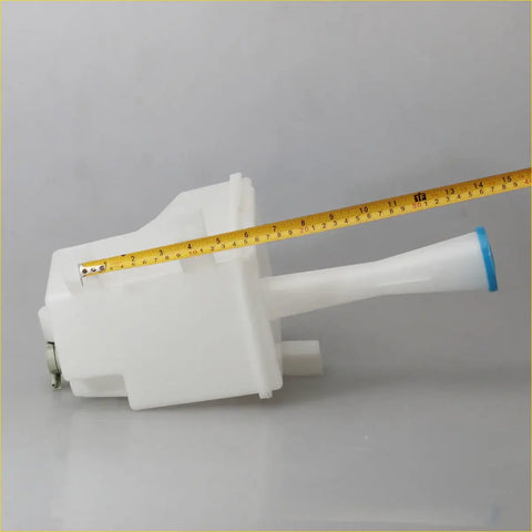 White plastic windshield washer tank for nissan bluebird sylphy sentra sunny with blue nozzle and metal connector